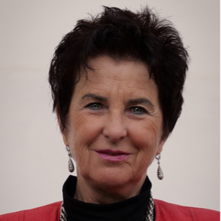 Susanne Limbach Porträt von Susanne Limbach, Mitgründerin und Gründungsvorständin der DEUTSCH-INDISCHEN STIFTUNG.